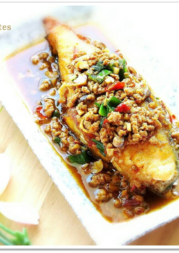 [肉燥紅燒魚]鮮上加鮮家常菜 的食譜成品照片