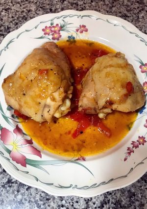 Una foto de Contra muslos de pollo con curry y cerveza