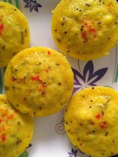 ढोकला (Dhokla recipe in Hindi) रेसिपी मुख्य फोटो