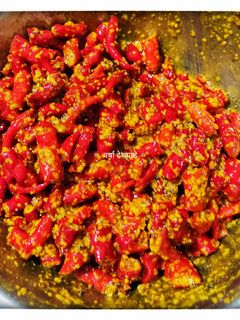 लाल मिरचीचे लोणचे (lal mirchiche lonche recipe in marathi) रेसिपी चे मुख्य फोटो