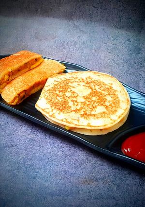 A picture of Semolina pancakes spicy sandwiches.