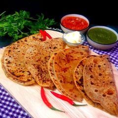 A picture of Aloo Paratha.