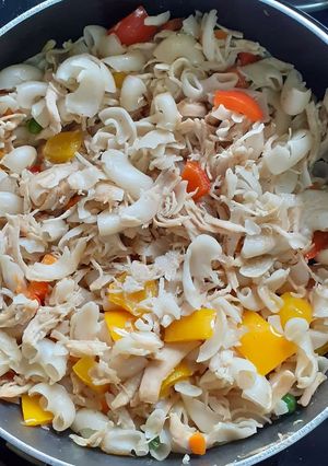 A picture of Macaroni with Chicken.