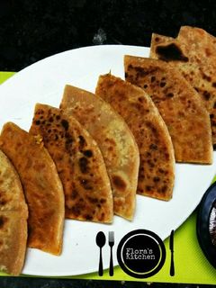 आलू पुदीना के चीज़ पराठे (Aloo pudina ke cheese parathe recipe in hindi) रेसिपी मुख्य फोटो