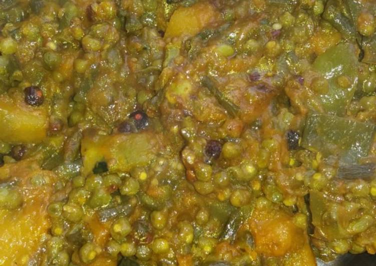 Steps to  Pui machuri (malabar spinach seeds curry)