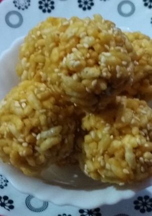 A picture of Murmura til laddu.