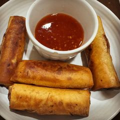 A picture of Thai Spring Rolls.