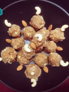 અડદિયા (Adadiya recipe in Gujarati) રેસીપી મુખ્ય ફોટો