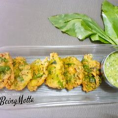 A picture of Crispy Corainder-Spinach Pakoda.