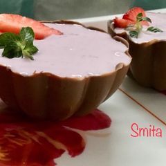 A picture of Strawberry Cream Cheese in  Chocolate Cup.