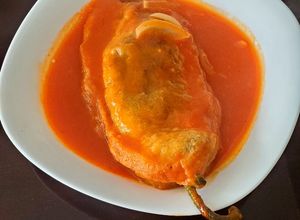 Una foto de Chiles rellenos