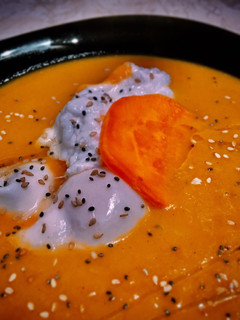 Una foto de Crema de batata y calabacín con Canela y curry