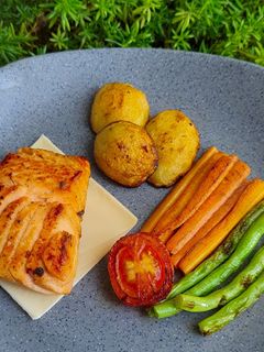 Foto resep Salmon with vegetables