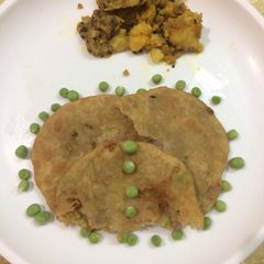A picture of Achari peas puri.