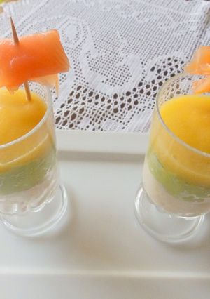 Foto principal de Aperitivo de atún, aguacate y melocotón