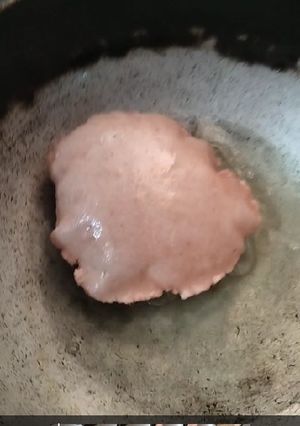 A picture of Strawberry puri.