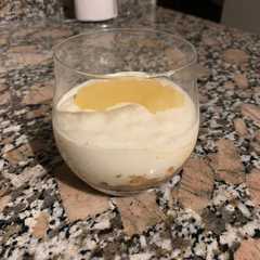 Una foto de Cheesecake de ananá y baileys