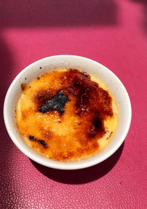 Hình của món Creme brulee mix flan 😂.