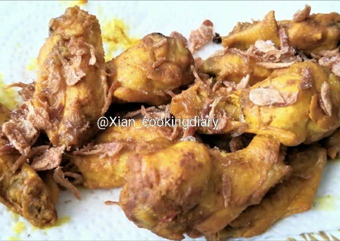 Resep Ayam goreng bumbu kuning oleh Xian_cookingdiary - Cookpad