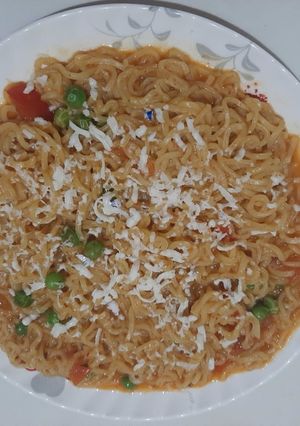 તડકા મેગી વિથ ચીઝ (Cheese Tadka Maggi Recipe In Gujarati) રેસીપી મુખ્ય ફોટો