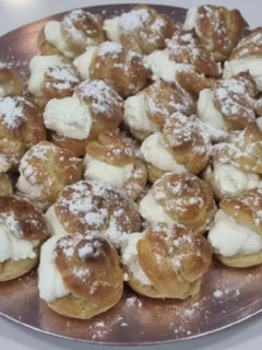 Una foto de Profiteroles de nata