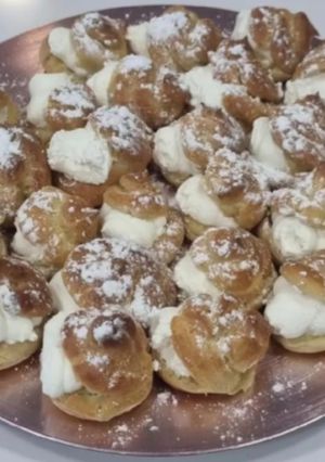 Una foto de Profiteroles de nata