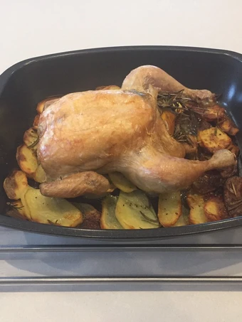 Recipe Judy’s roast chicken with crispy potatoes the Delicious Tasty