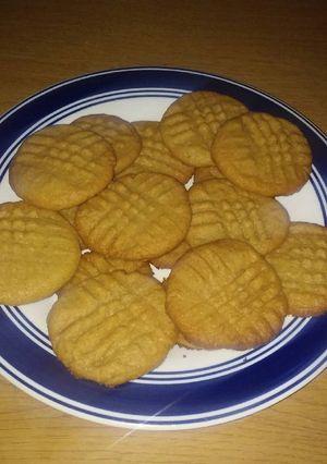 A picture of Pookie's Peanut Butter Sugar Cookies.