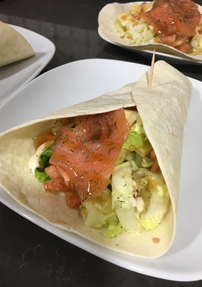 Una foto de Wrap de salmón ahumado al aroma del eneldo