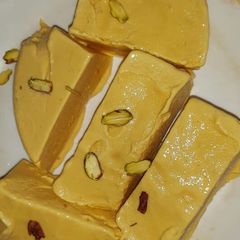 A picture of Mango ice cream.