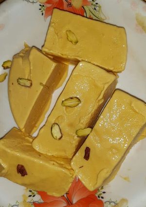 A picture of Mango ice cream.