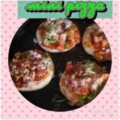 Mini pizza A picture of Mini pizza.