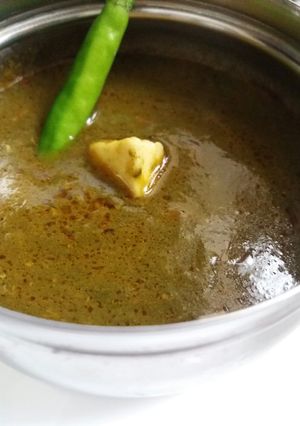 A picture of Palak paneer.