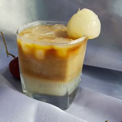A picture of Iced Lychees Latte.