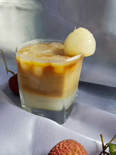 A picture of Iced Lychees Latte.