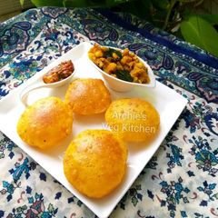 A picture of Puri bhaji.