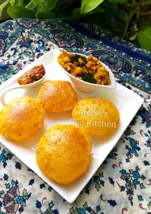 A picture of Puri bhaji.