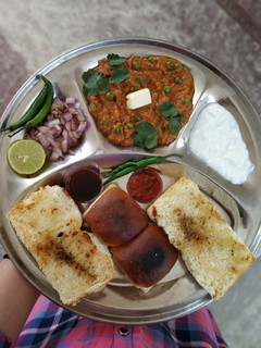 A picture of Pav bhaji.
