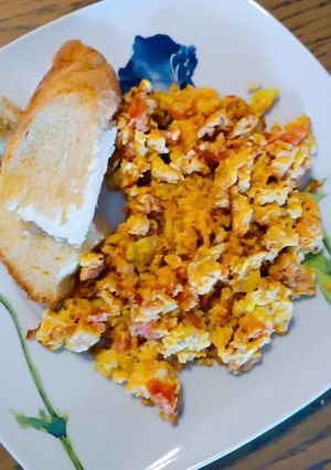 A picture of Strapatsada Omelet with Zucchini.