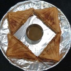 A picture of Aloo Sandwiches for kids.