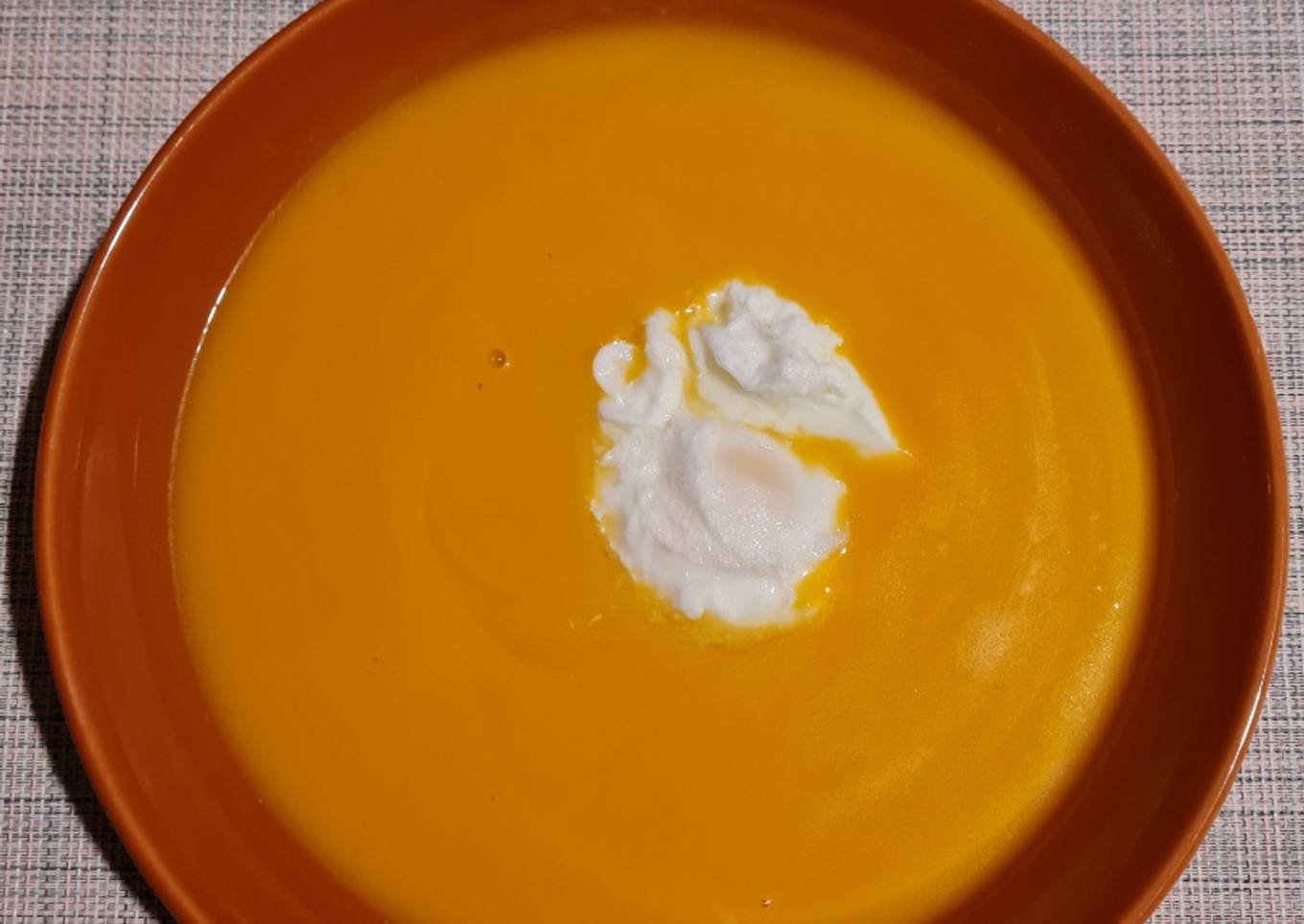 Soupe patate douce butternut au cookeo et œuf poché au micro-ondes