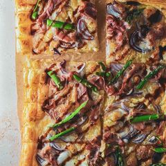 A picture of Summertime Red Onion, Asparagus & Prosciutto Tart.