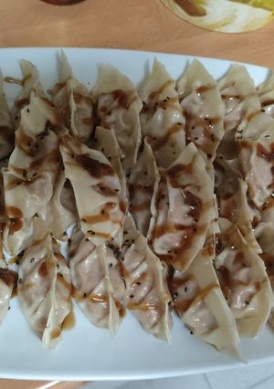 Una foto de Gyozas de Cerdo con Verduras