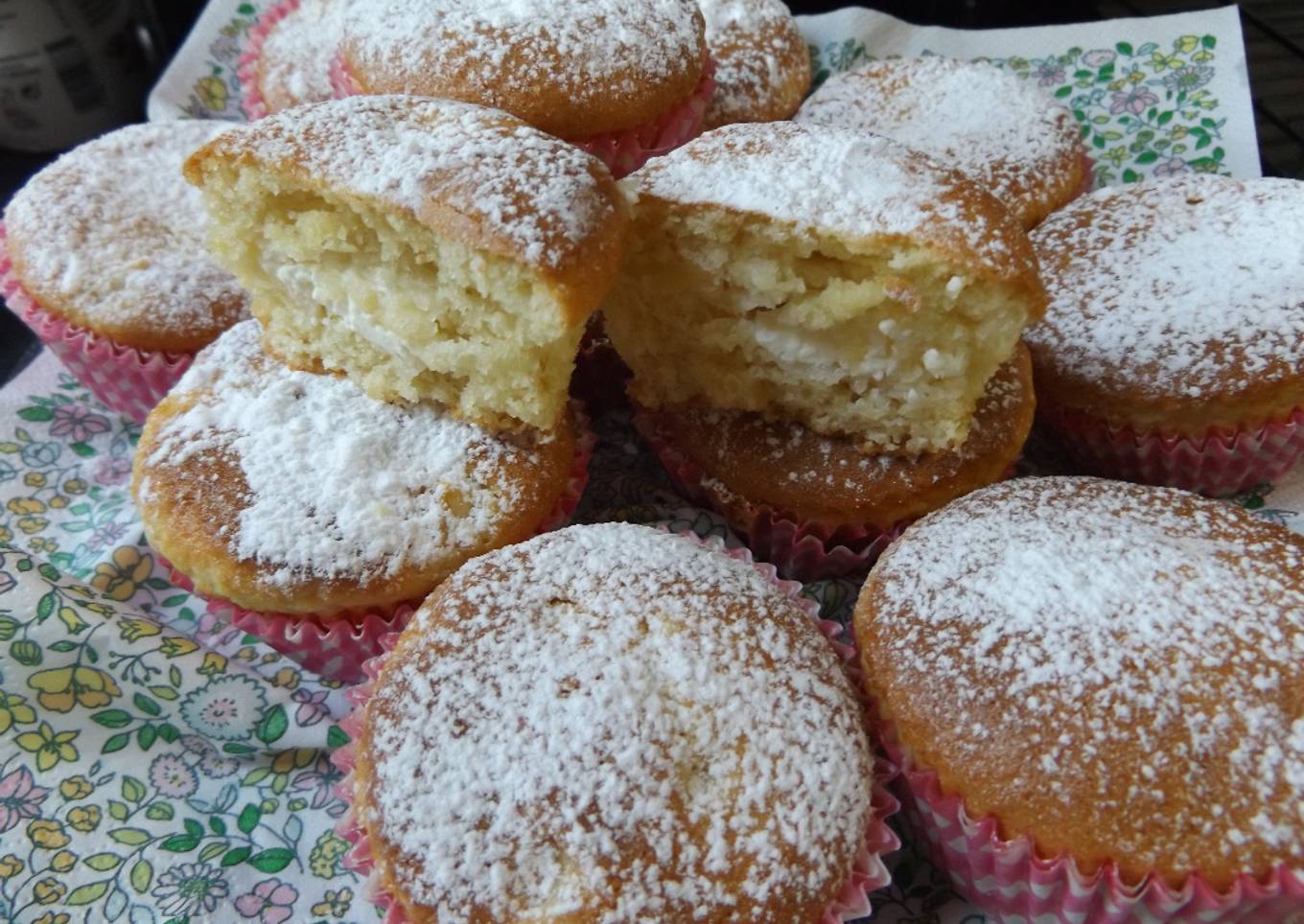 Muffins rellenos de manzanas y queso con Amaretto (18 unidades)