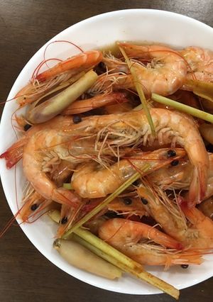 Hình của món Tôm hấp sả.