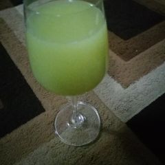 A picture of Lemon cocumber.