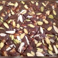A picture of Whosayna’s Khajoor and Nuts Mithhai.