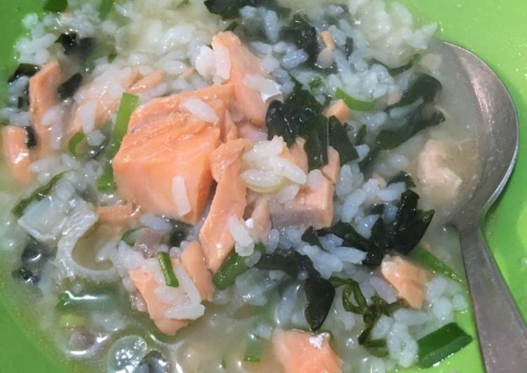 Bubur Salmon Wakame