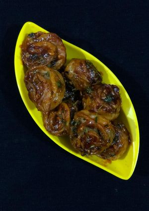 প্যান ফ্রায়েড গোলাপ চিকেন মোমো (pan fried golap chicken momo recipe in Bengali) রেসিপির প্রধান ছবি