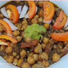 A picture of Spicy chole.